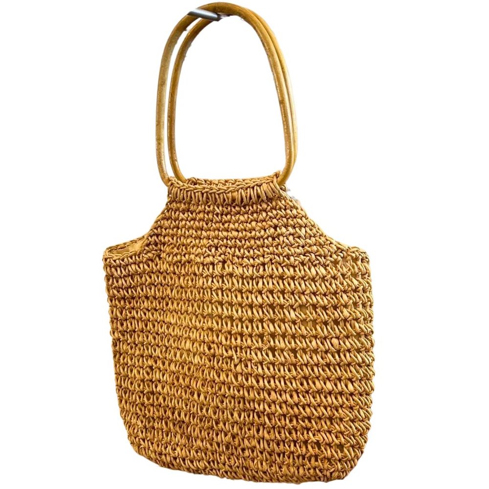 Retro handles natural woven bag. Great for spring break adventures. Lined w pick